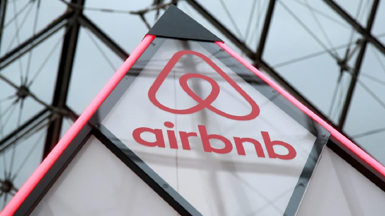 Airbnb retira de su oferta casa que incluía "una cabaña de esclavos de 1830"