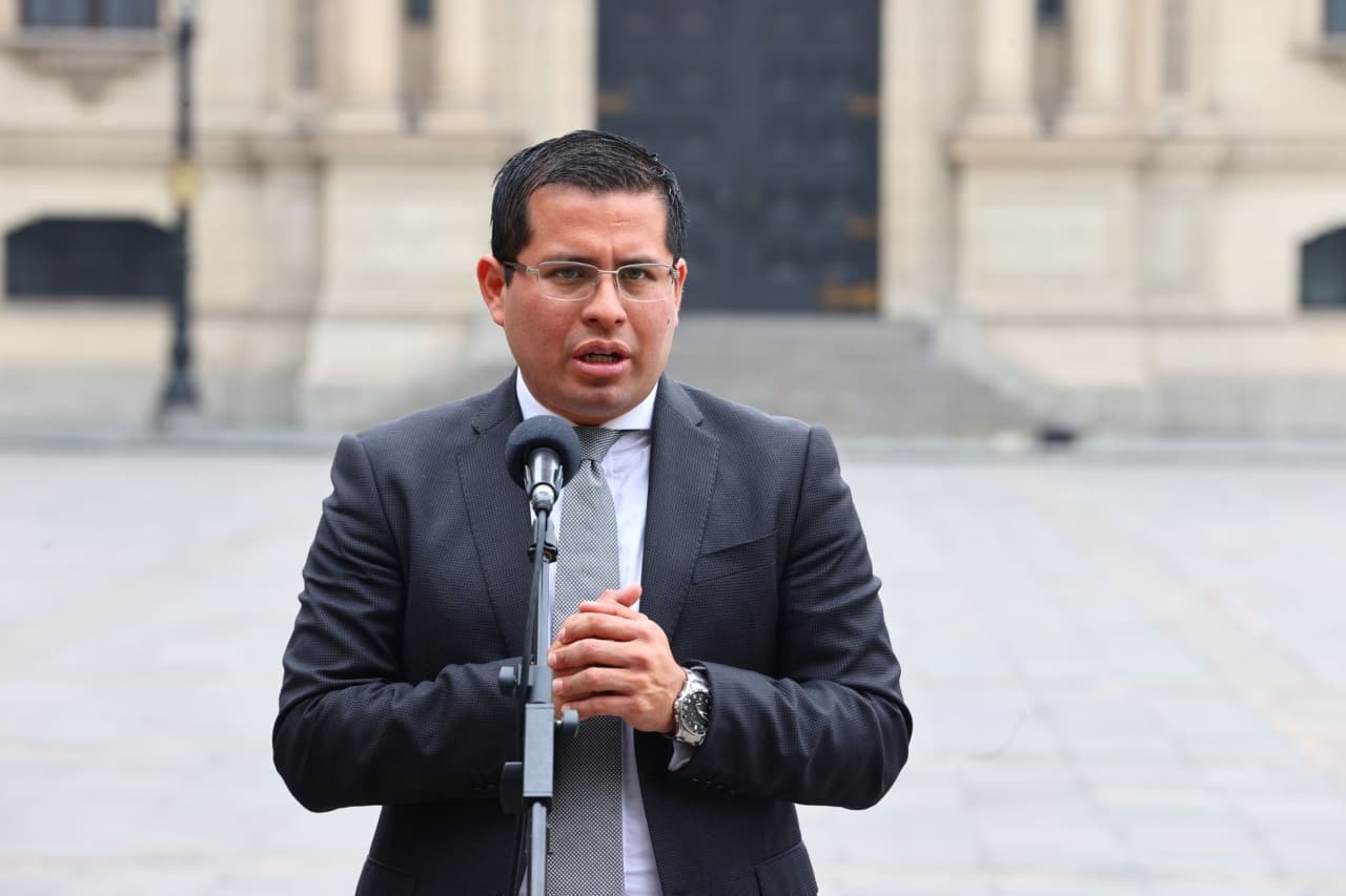 El abogado de Castillo renuncia tras detenciones en el entorno presidencial
