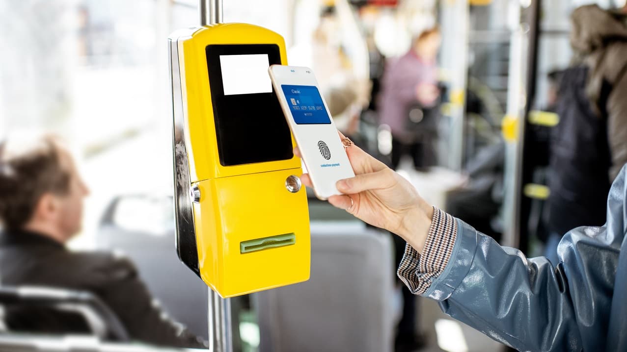 Más pasajeros interurbanos buscan formas de pago sin contacto según nueva encuesta de Visa