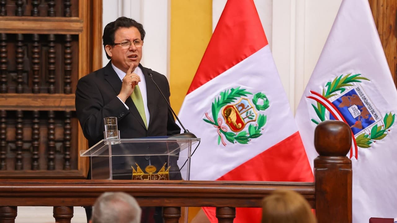 Miguel Rodríguez Mackay: Renuncia el ministro de Relaciones Exteriores de Perú