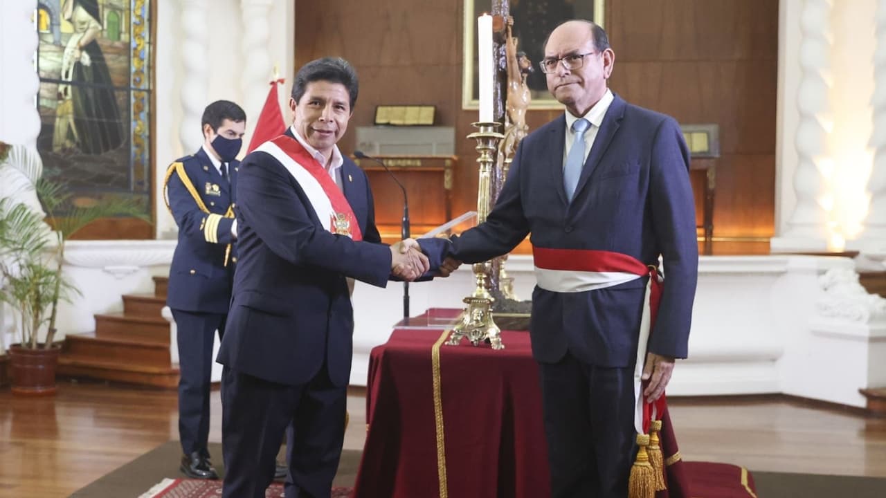 Pedro Castillo cambió nuevamente al Canciller