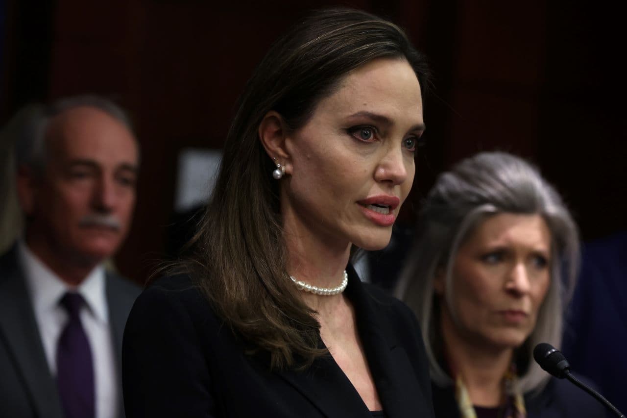 Angelina Jolie demanda a Brad Pitt por US$ 250 millones