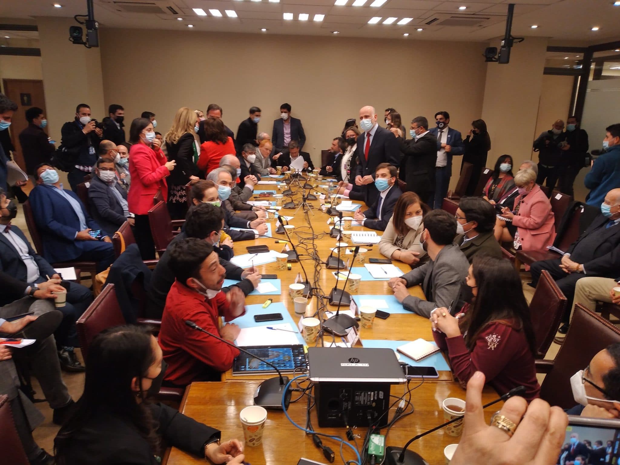 Chile: parlamentarios ya trabajan en hoja de ruta sobre proceso constituyente