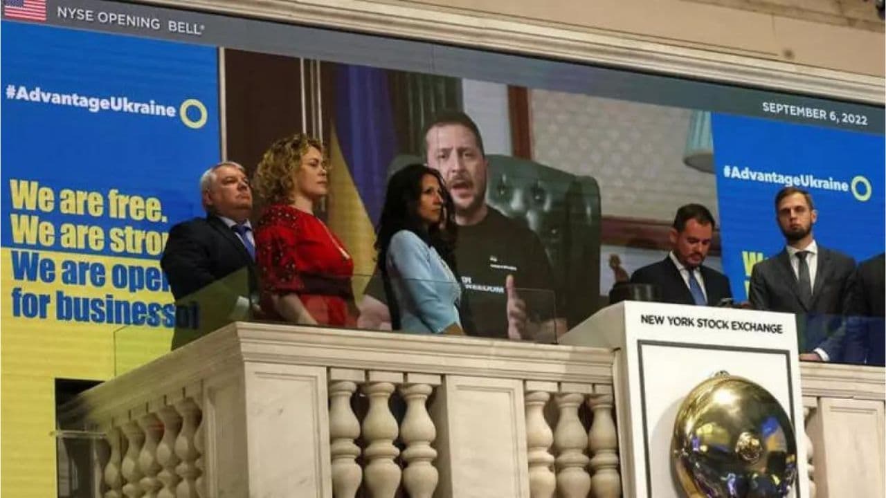 Zelenski 'toca' la campana de la Bolsa de Nueva York en busca de inversiones