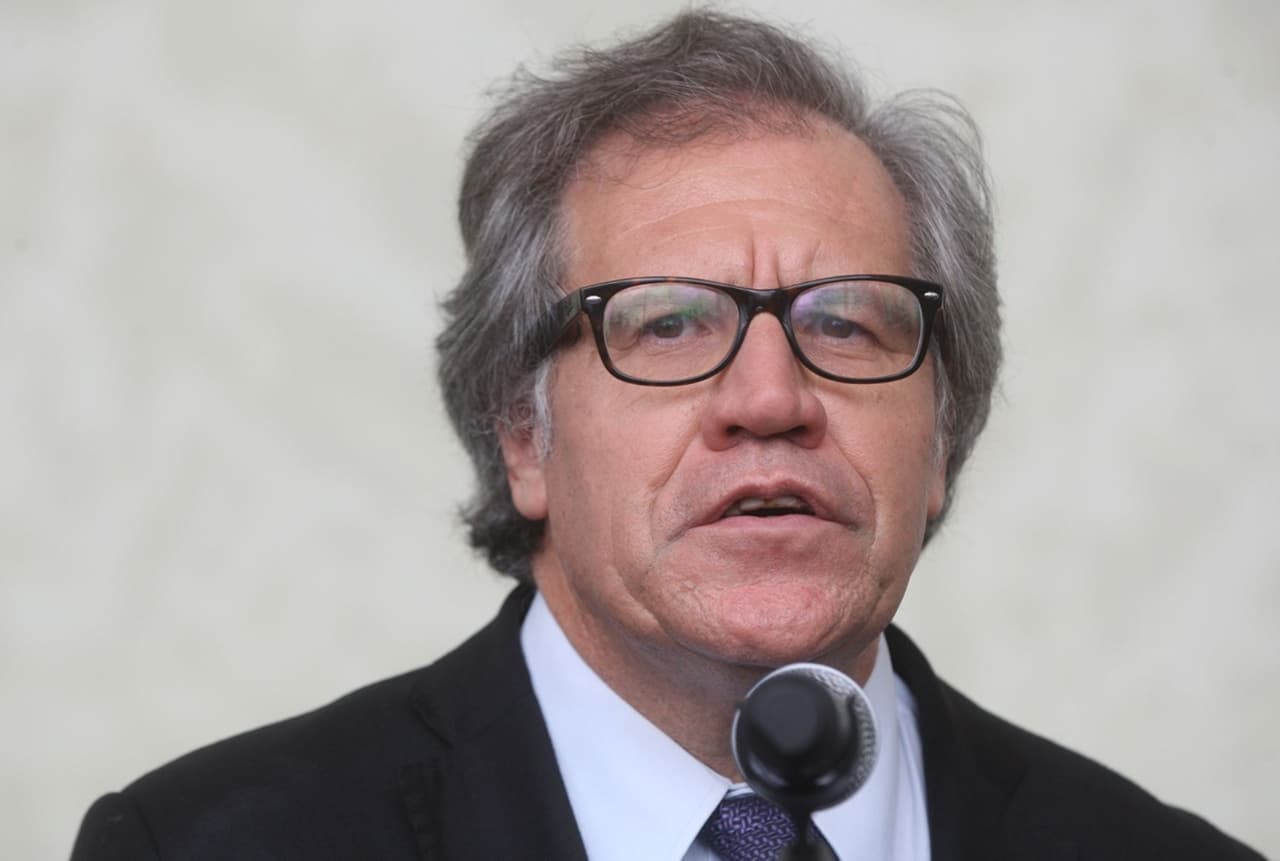 Jefe de OEA dice enfrenta investigación por relación con una funcionaria de la organización