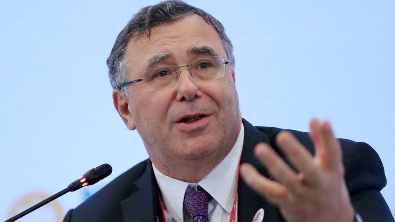 El Gobierno francés cuestiona las polémicas declaraciones del CEO de Total sobre su salario