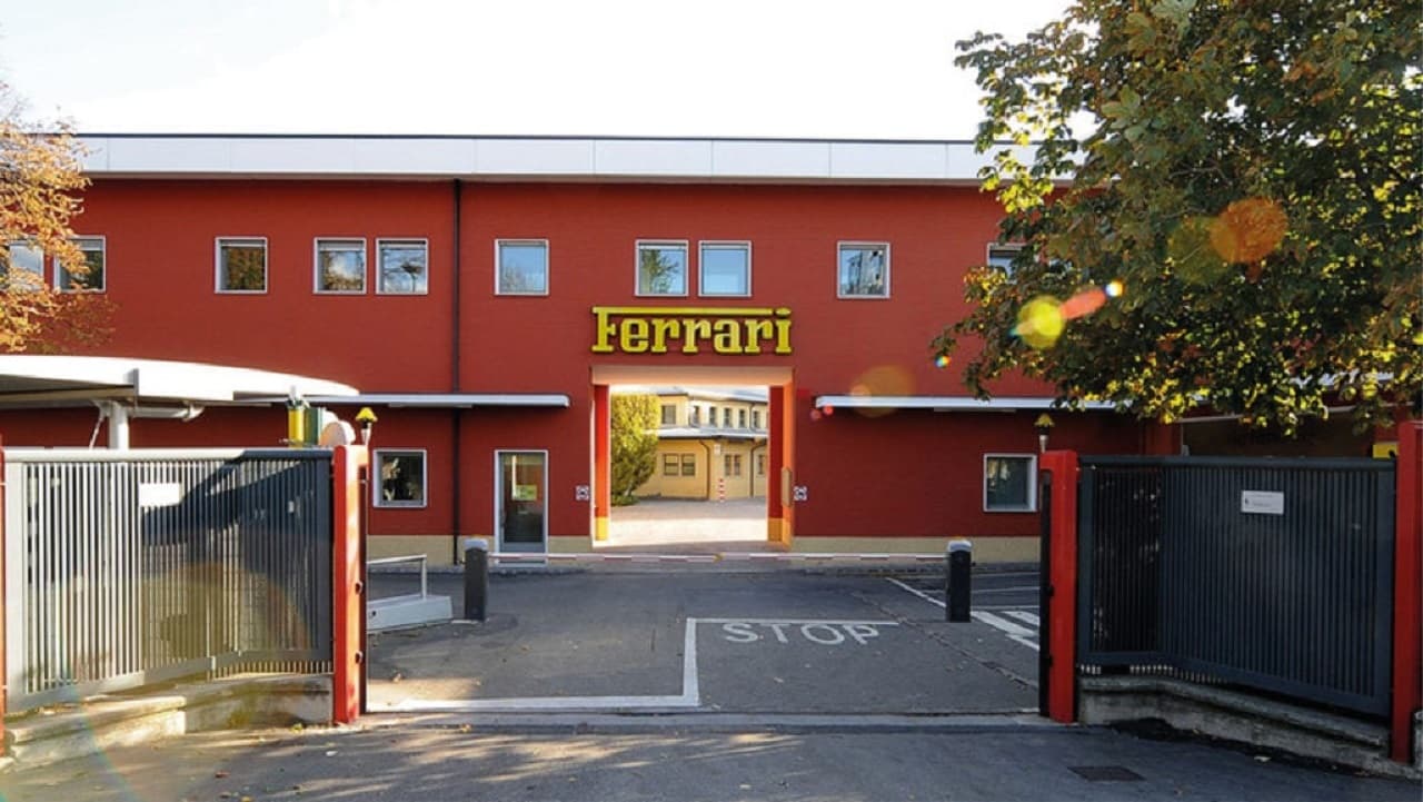 Ferrari aumenta beneficio neto 10% en tercer trimestre