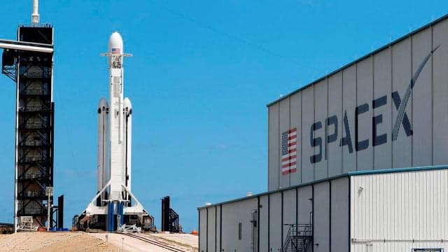 Empleados de Space X despedidos por criticar política de Musk en Twitter