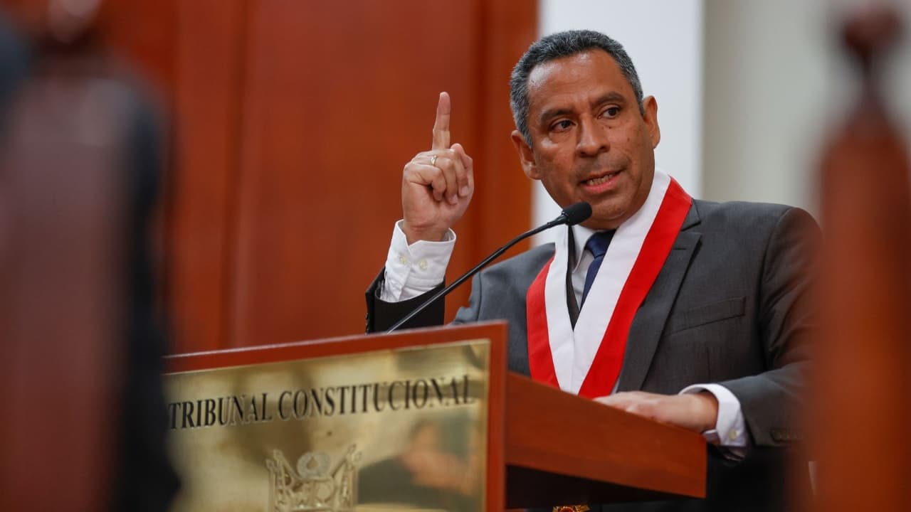 Golpe de Estado: Presidente del Tribunal Constitucional pide a las Fuerzas Armadas restablecer el orden