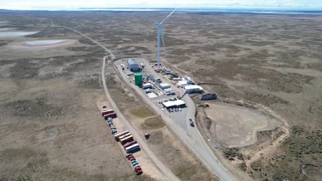 La nueva gasolina derivada de H2 verde ya se produce en Chile para Porsche. La planta está ubicada en Punta Arenas, en el extremo sur del país vecino. La nueva gasolina derivada de H2 verde ya se produce en Chile para Porsche. La planta está ubicada en Punta Arenas, en el extremo sur del país vecino.