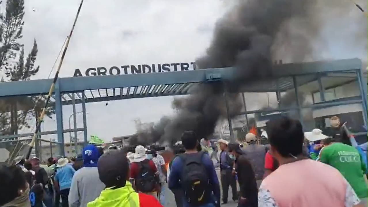 Manifestantes atacaron y tomaron la planta de leche Gloria ubicada en Alto Siguas, Arequipa