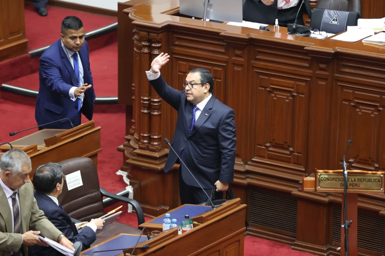 Gabinete recibió voto de confianza en medio de violentas protestas