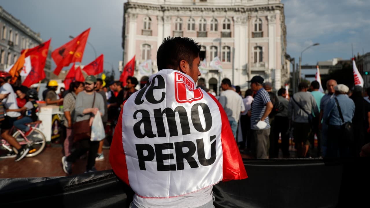 Análisis | La urgente responsabilidad del Congreso de apagar el fuego en Perú