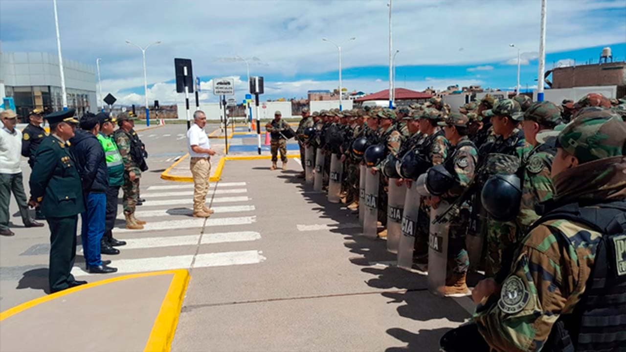 Gobierno decretó toque de queda nocturno en Puno