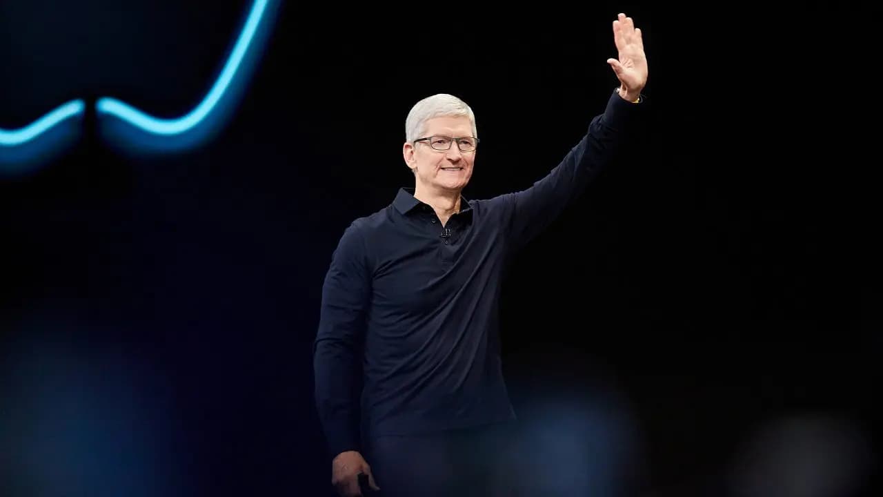 Apple reduce el salario de su CEO en más del 40%