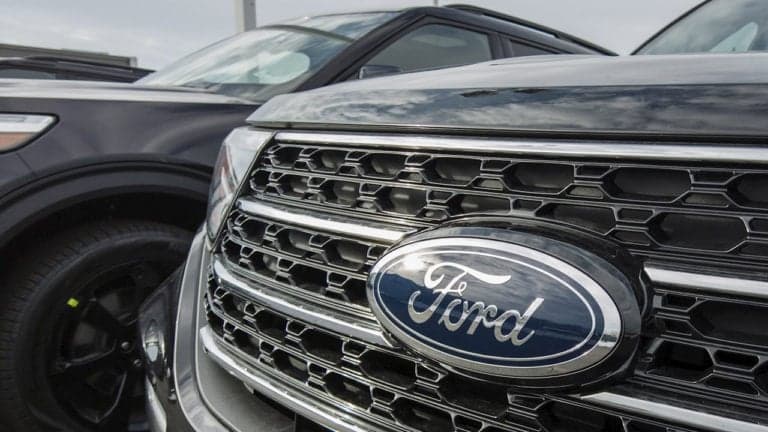 Ford reconoce que tiene que realizar millonarios recortes en costos para ser tan rentable como su competencia