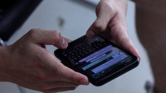 Piden a Apple y Google identificar apps de China y Rusia en sus tiendas