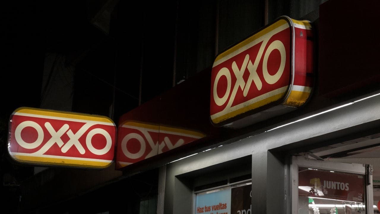 Femsa analiza llevar Oxxo a Estados Unidos y más tiendas sin cajas