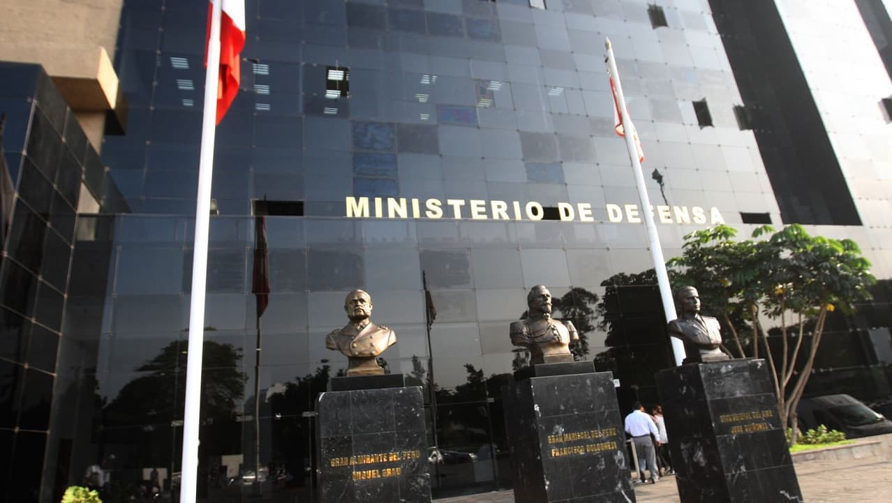 Suben a dos los militares fallecidos tras intentar cruzar río en sur de Perú