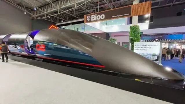 Mobile World Congress | Presentan el prototipo del tren que viajaría a las velocidades de un avión