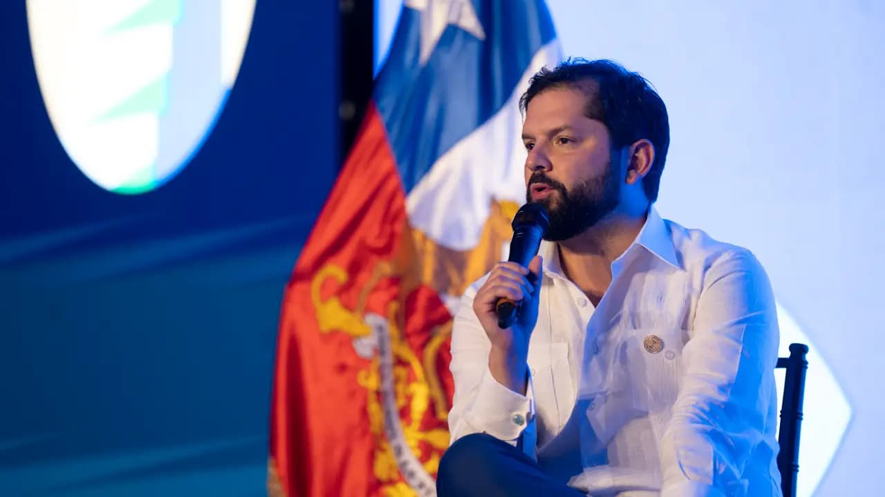 Es ingenuo y voluntarista pensar que una moneda común integrará Latinoamérica: Boric