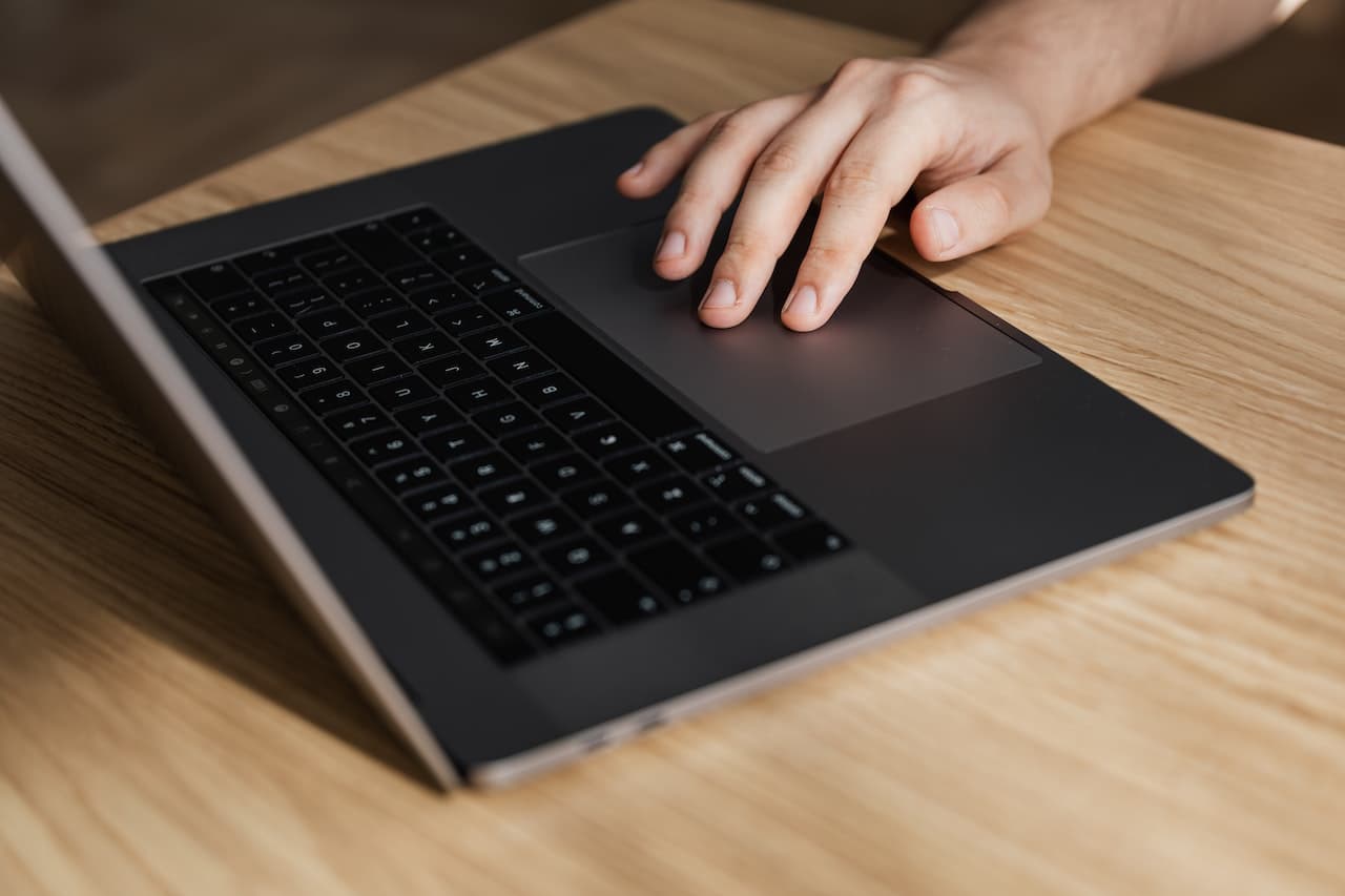 Trabajo híbrido en pyme: el 44 % de estas empresas lo adoptaron en Perú, según una encuesta de Microsoft