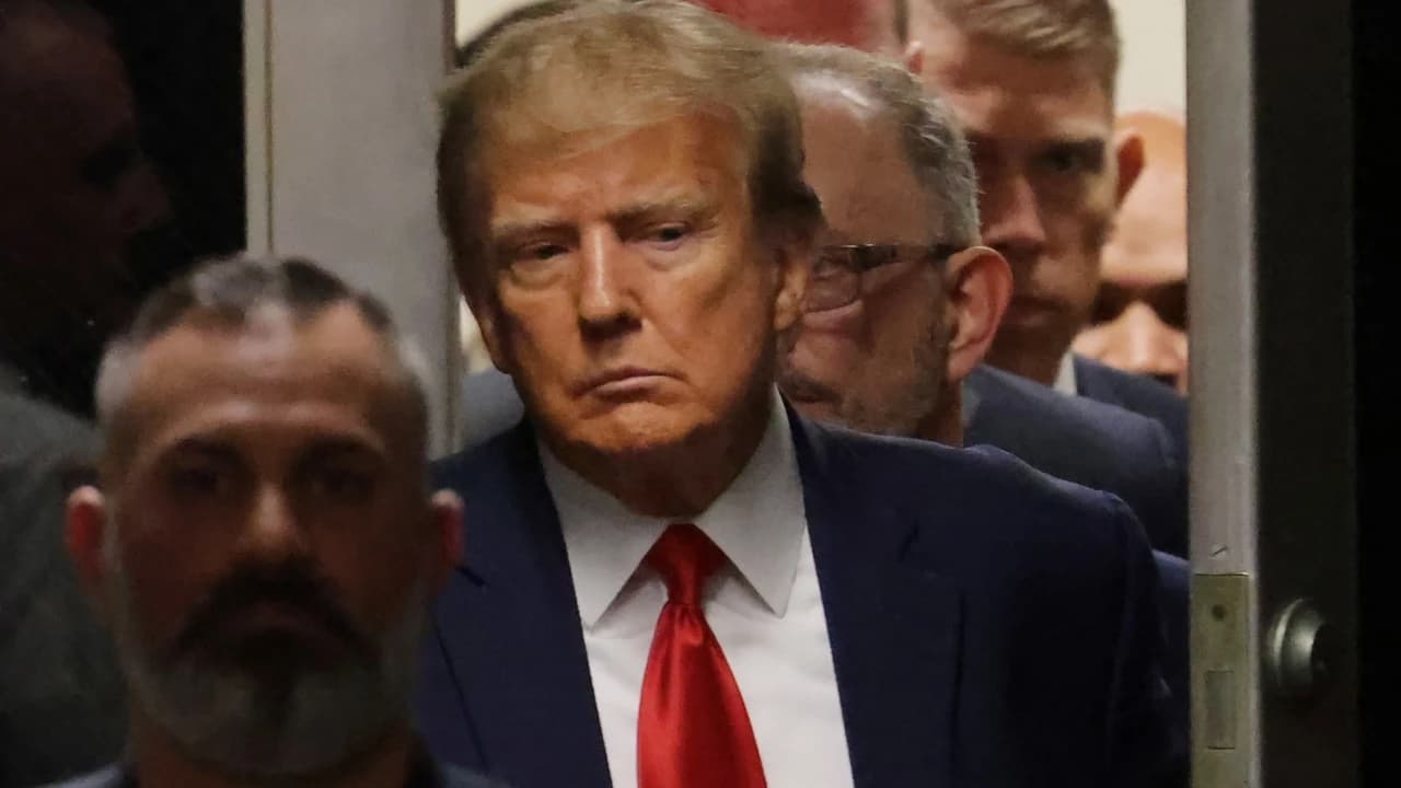 Donald Trump se declara no culpable de pagos irregulares a actriz porno