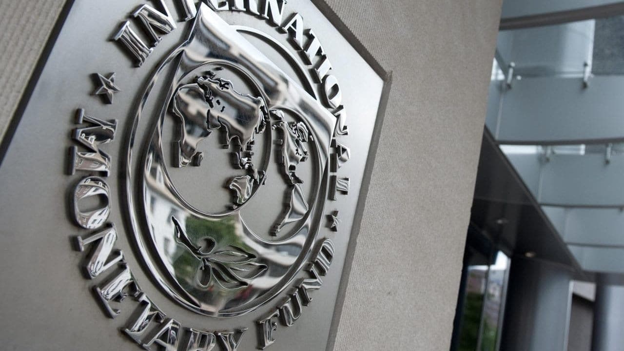 FMI estima que tasas de interés bajarán cuando se controle la inflación