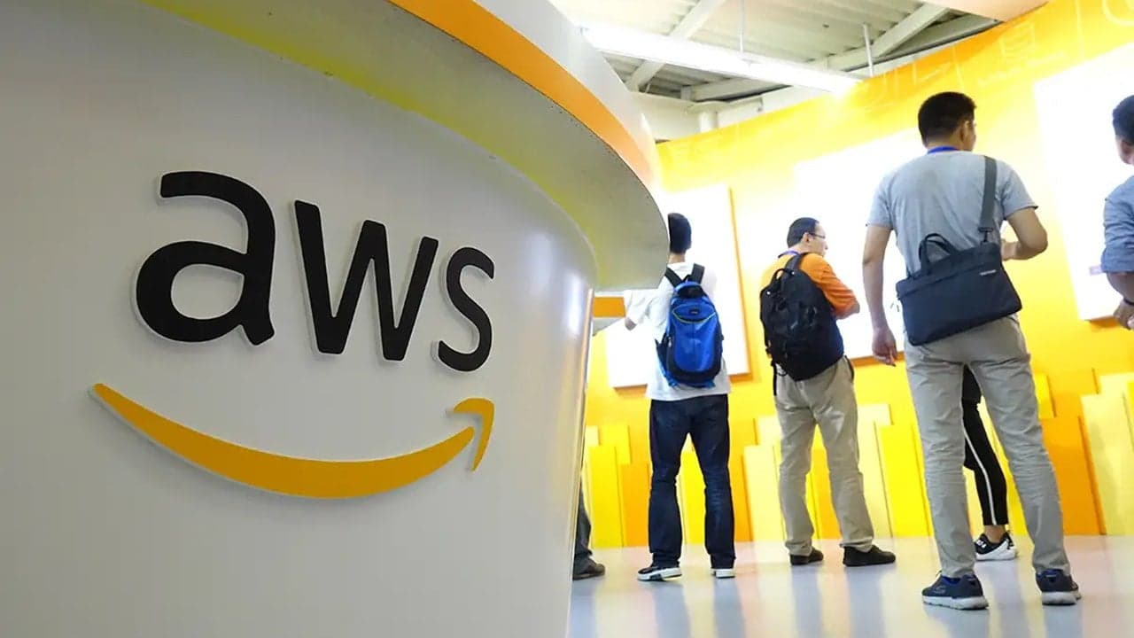 Amazon entra a la carrera de la IA: busca acelerar a 10 startups globales de inteligencia artificial generativa