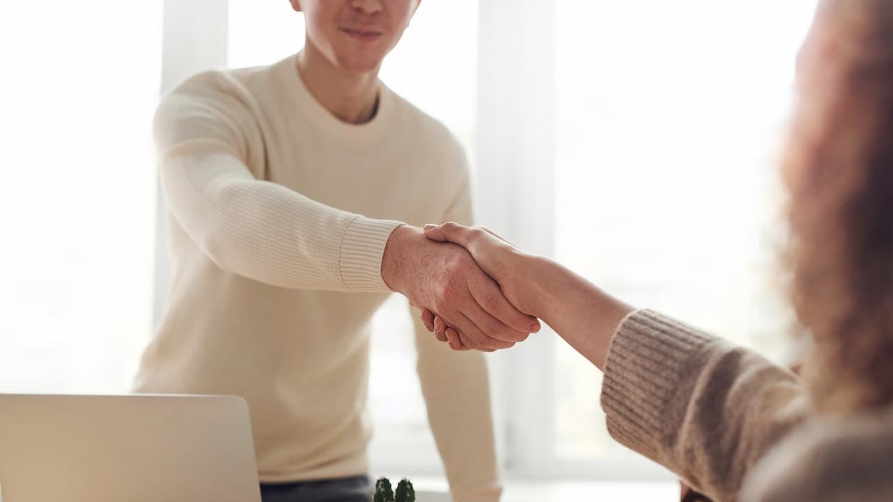 ¿Cómo pedir un aumento de sueldo? Seis secretos para las negociaciones salariales revelados por un ex reclutador