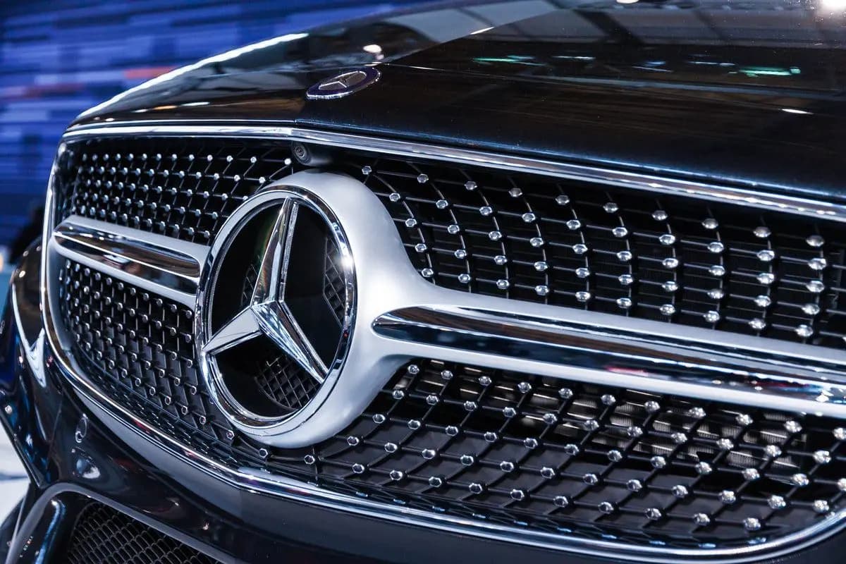 Mercedes Benz: Indecopi advierte que falla en setenta vehículos de lujo podría causar cortocircuito e incendio