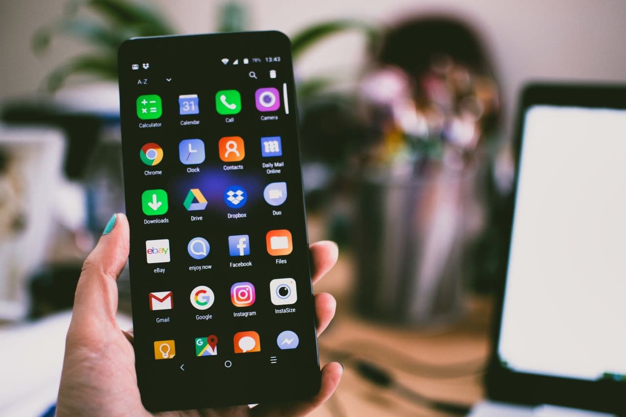 Millennials: la generación que vive atada al celular, pero detesta las llamadas