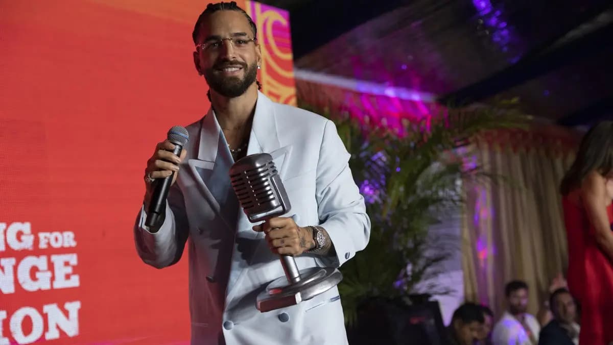 Maluma fue reconocido por usar la música como instrumento de cambio positivo para la juventud