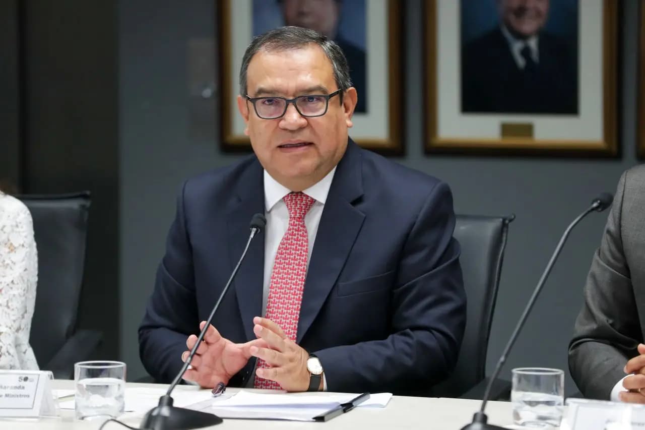Otárola asegura que Perú está siendo atacado por "un grupo ideológico de presidentes"