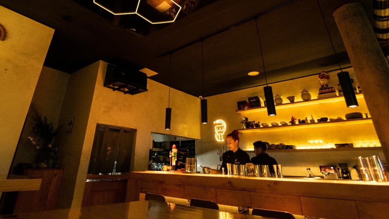 Lady Bee bar peruano