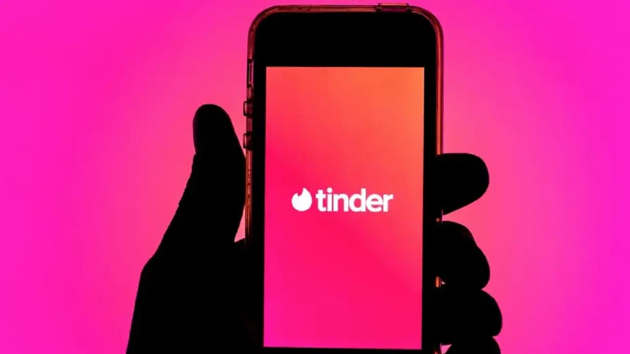 Generación Z ha roto completamente con la manera de relacionarse, revela Tinder