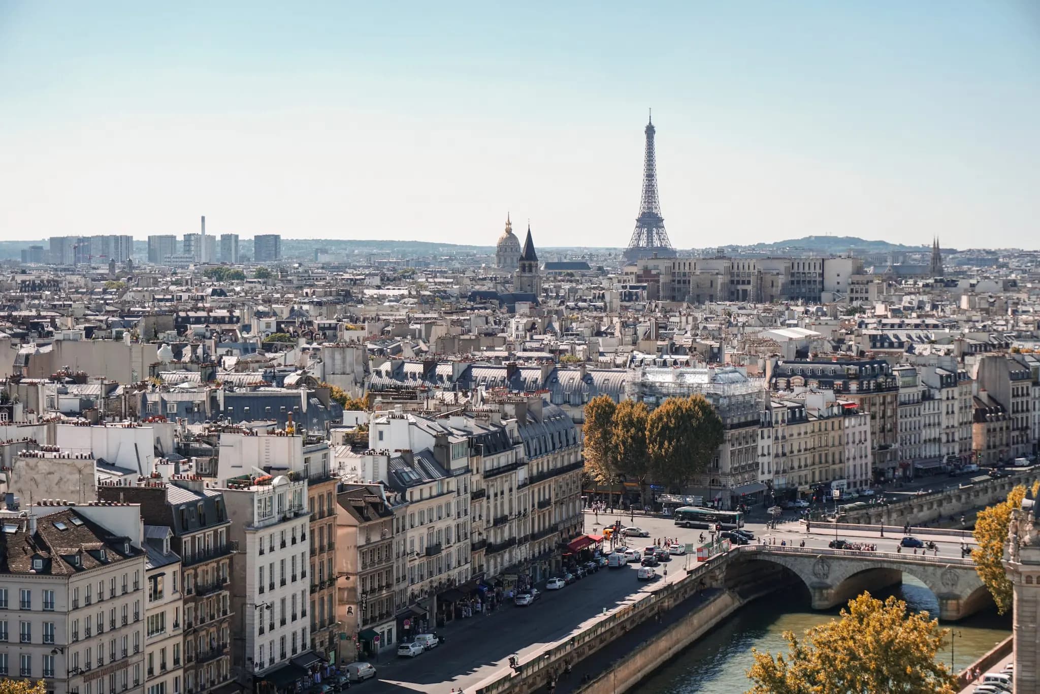 París prohibirá más apartamentos turísticos en zonas saturadas para frenar gentrificación