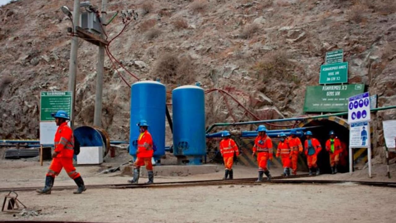 Recuperan los cuerpos de 27 trabajadores fallecidos en mina de Arequipa