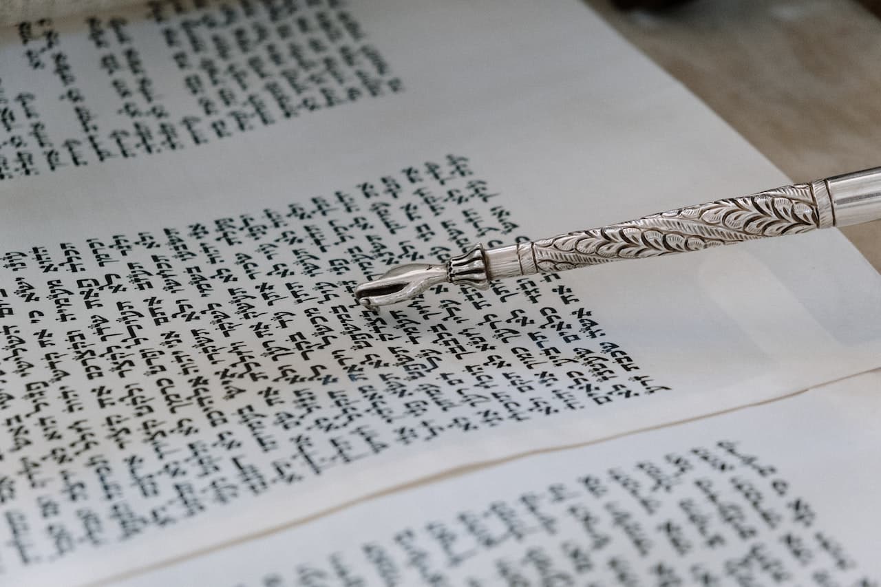 La Biblia hebrea más antigua del mundo se vende por US$38,1 millones