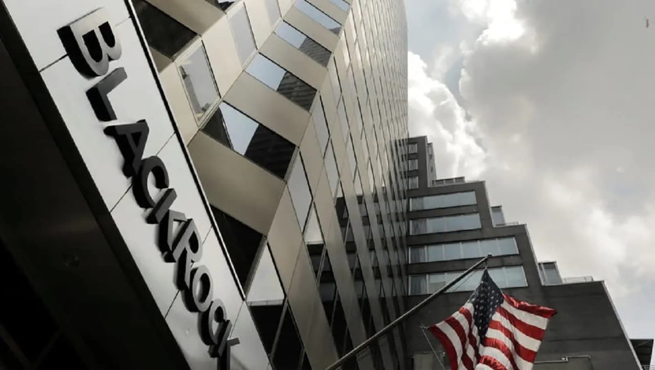 BlackRock solicita lanzar un fondo indexado de bitcóin en EE.UU.