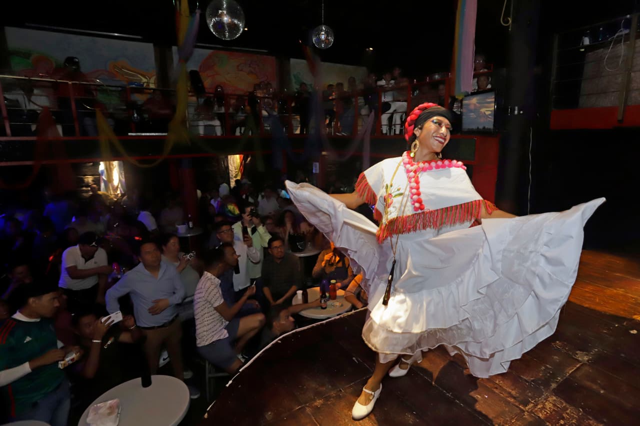 Ballet Folklórico LGBTIQ+ rompe estereotipos en el centro de México