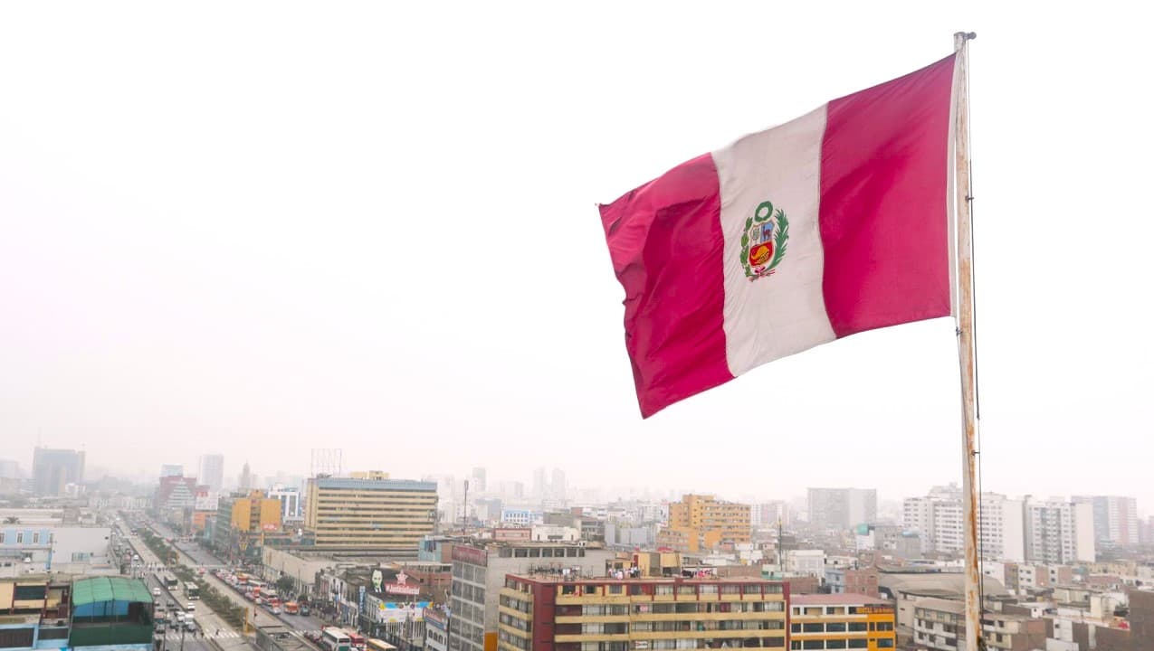 Perú realiza recompra e intercambio de bonos por más de 5.400 millones de dólares