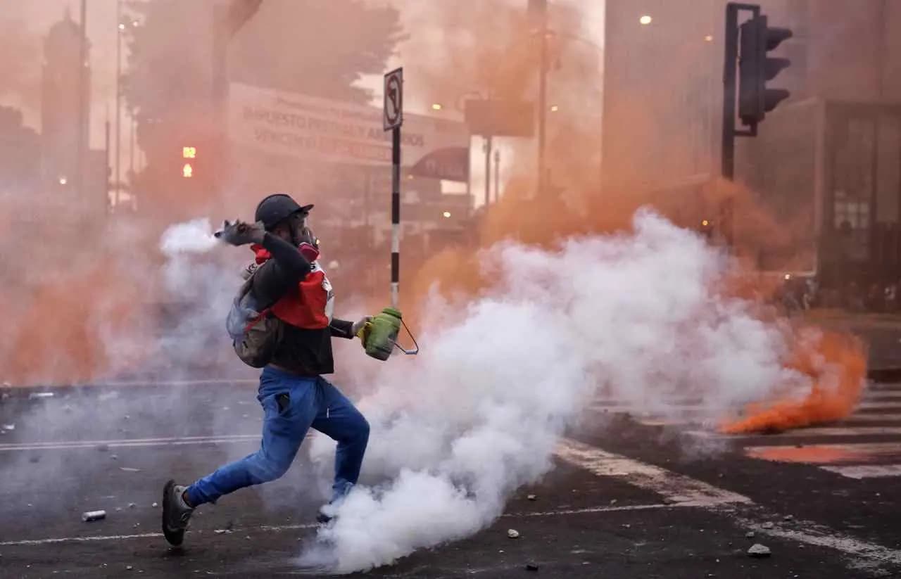 Amnistía Internacional pide a Boluarte que se "respete el derecho a la protesta" en Perú