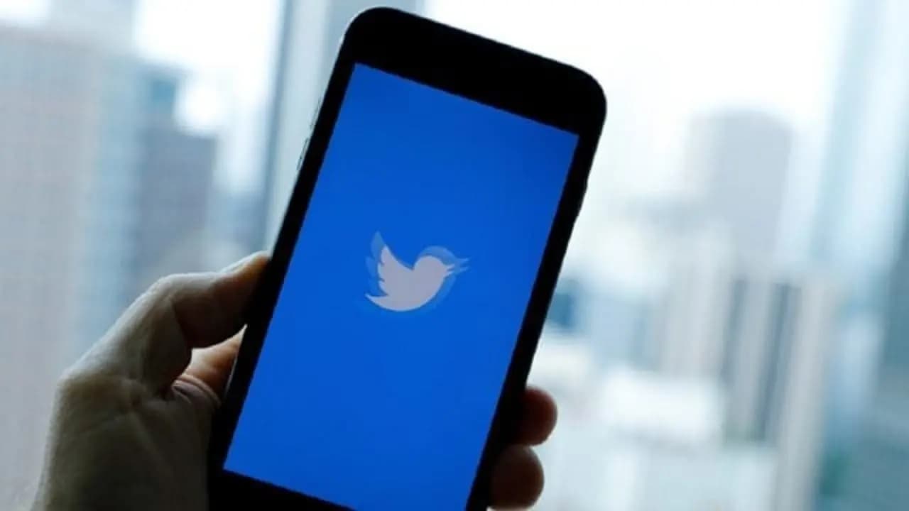 Elon Musk sustituirá el pajarito azul de Twitter por una X