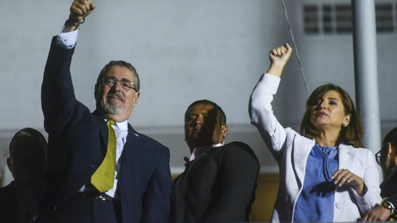 Guatemala elige un cambio de rumbo con la elección de su nuevo presidente