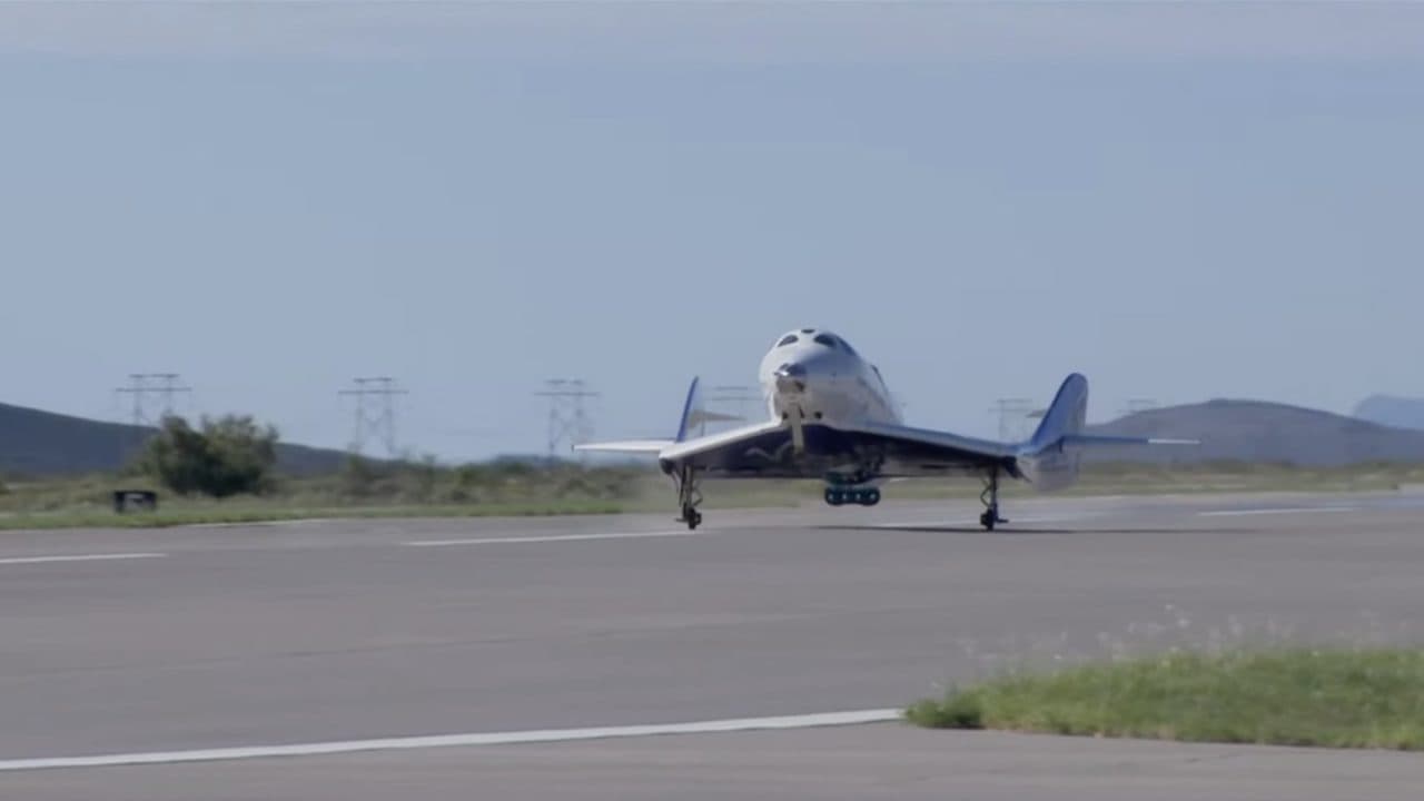 Aterrizó sin percances en EE.UU. el primer vuelo suborbital para turistas de Virgin Galactic