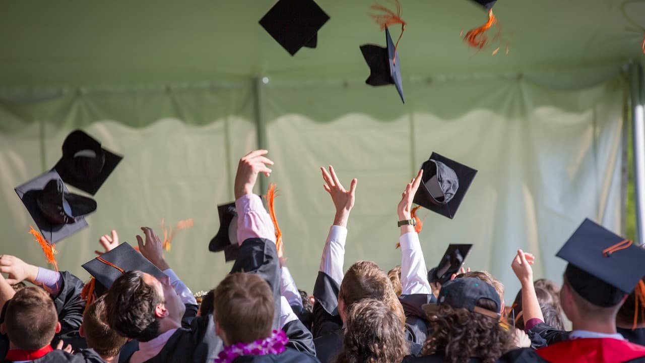 ¿Pueden US$50 realmente llevar a un estudiante a la universidad?