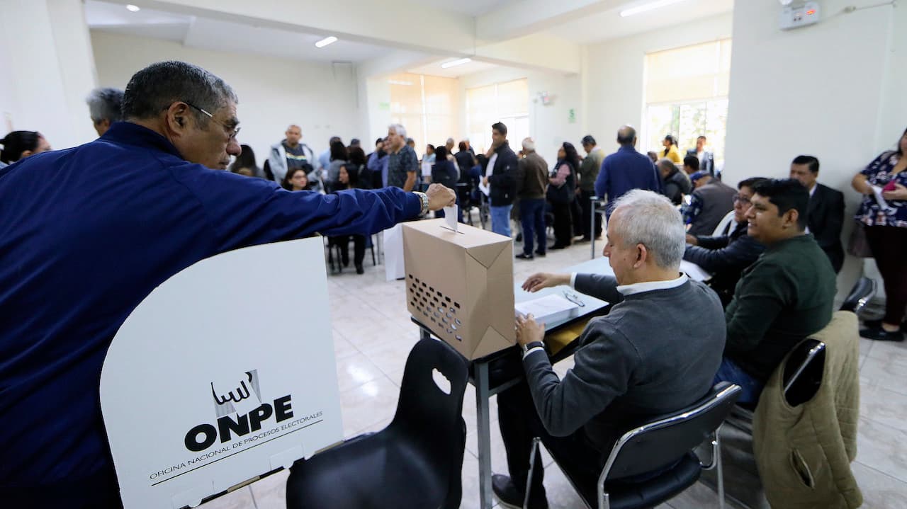 Más de 1.000 candidatos fueron sancionados por no presentar informes de campaña en Perú