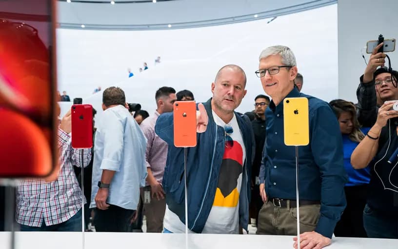 Jony Ive, el ex jefe de diseño de Apple, ayudaría a construir el iPhone de la IA