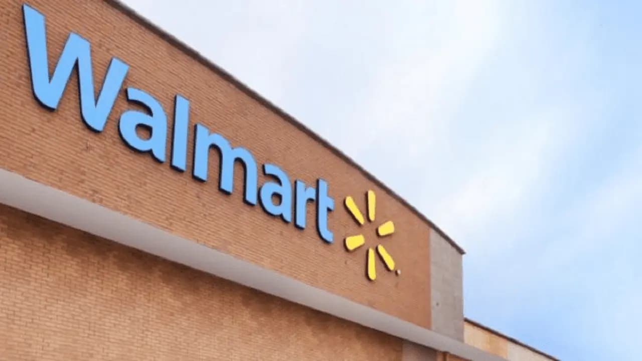 Walmart eliminará requisitos de títulos universitarios para cientos de puestos corporativos